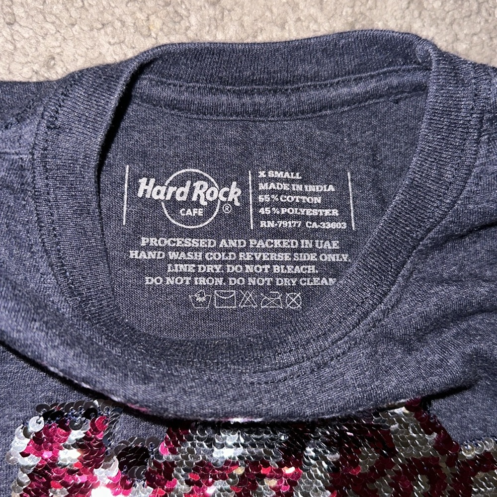 🏷️ 5 for $25 🏷️ Hard Rock Dubai shirt, XS girls - fits 4T - Picture 3 of 4